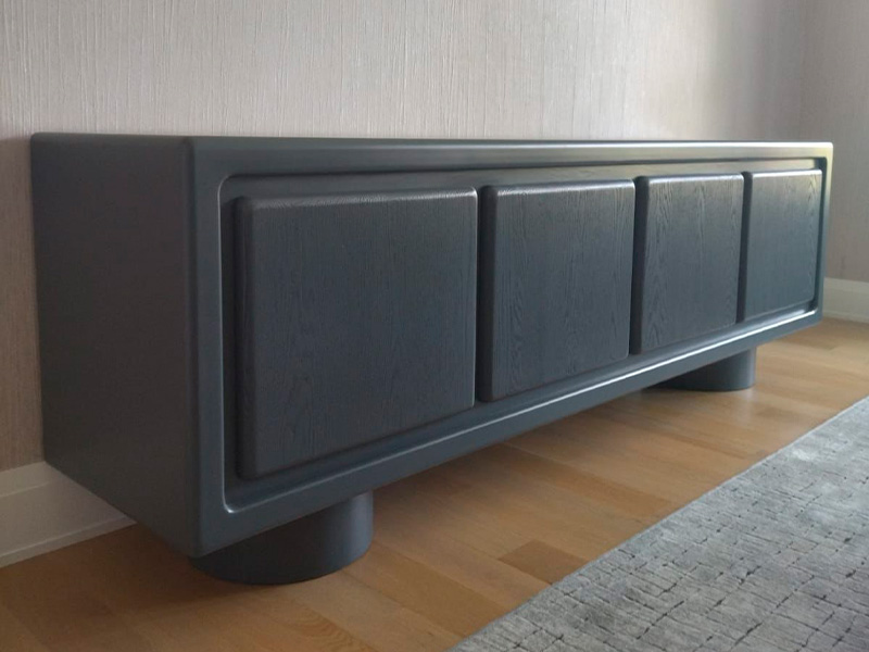 Credenzas/ Sideboards 